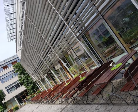 Terrasse des Bistros im Innovationspark Berlin